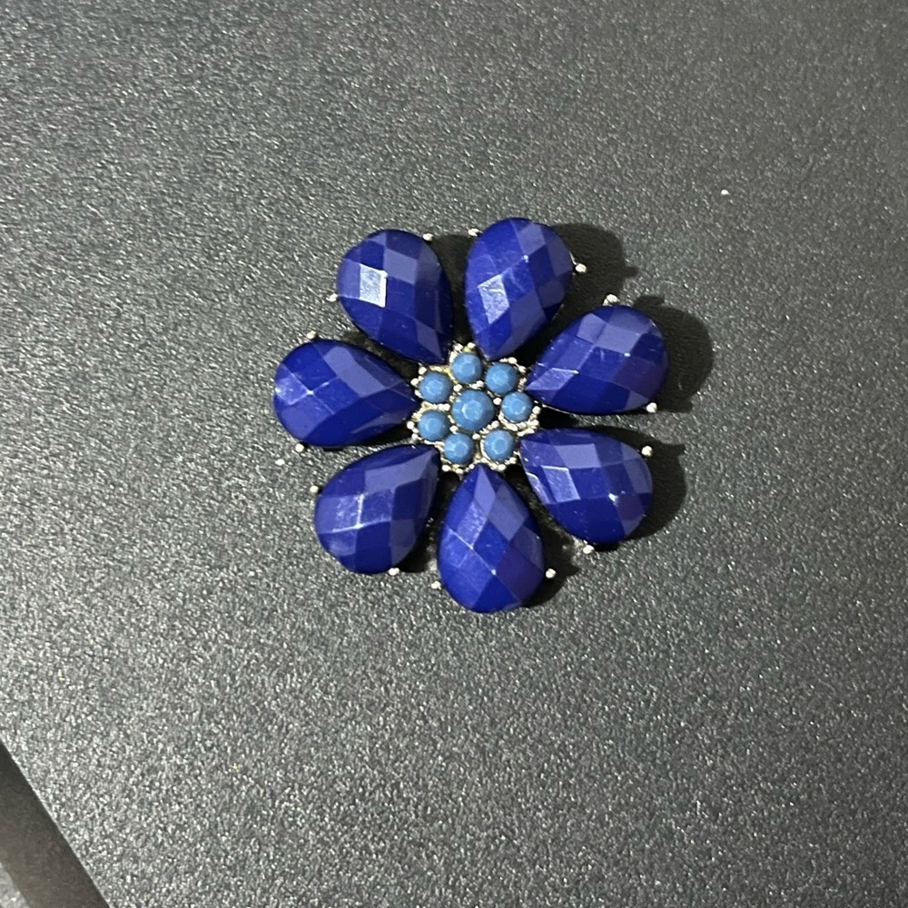 Elegant Blue Floral pendant